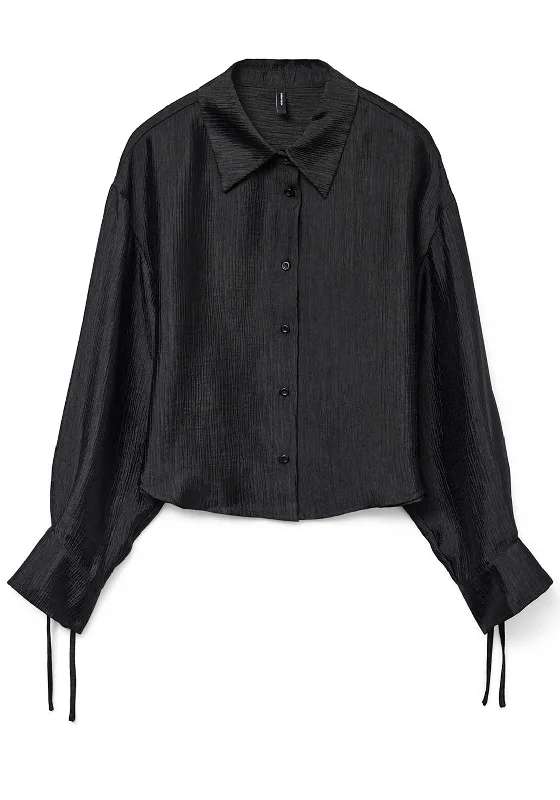 Vero Moda Raquel Textured Shirt, Black Faux Fur Fabric Real Fur Fabric Shearling Fabric Vero Moda Raquel Textured Shirt, Black Faux Fur Fabric Real Fur Fabric Shearling Fabric