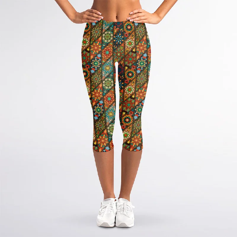 Indian Floral Patchwork Pattern Print Women's Capri Leggings Comfortable Plus Size Leggings Indian Floral Patchwork Pattern Print Women's Capri Leggings Comfortable Plus Size Leggings